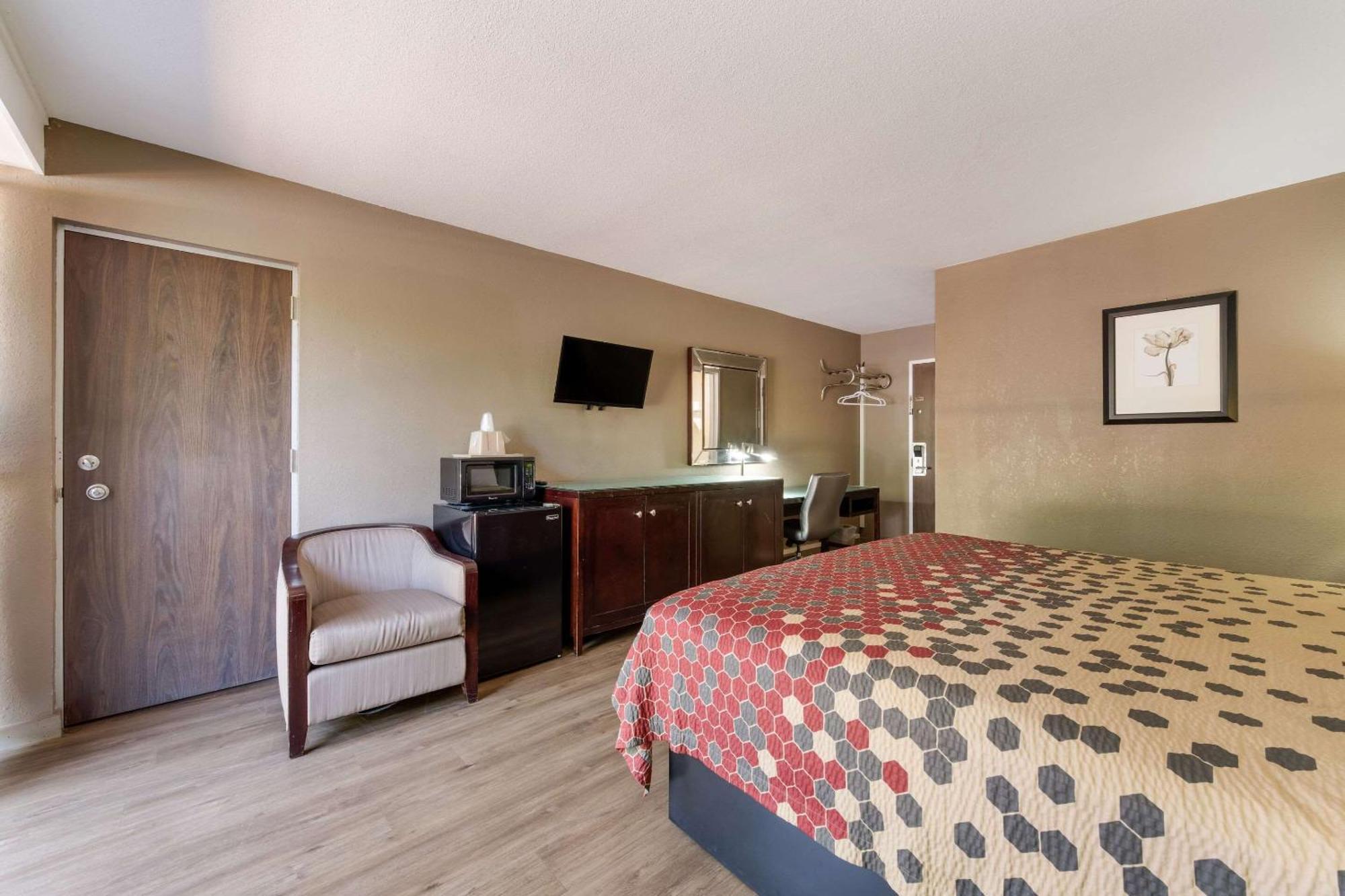 Econo Hotel