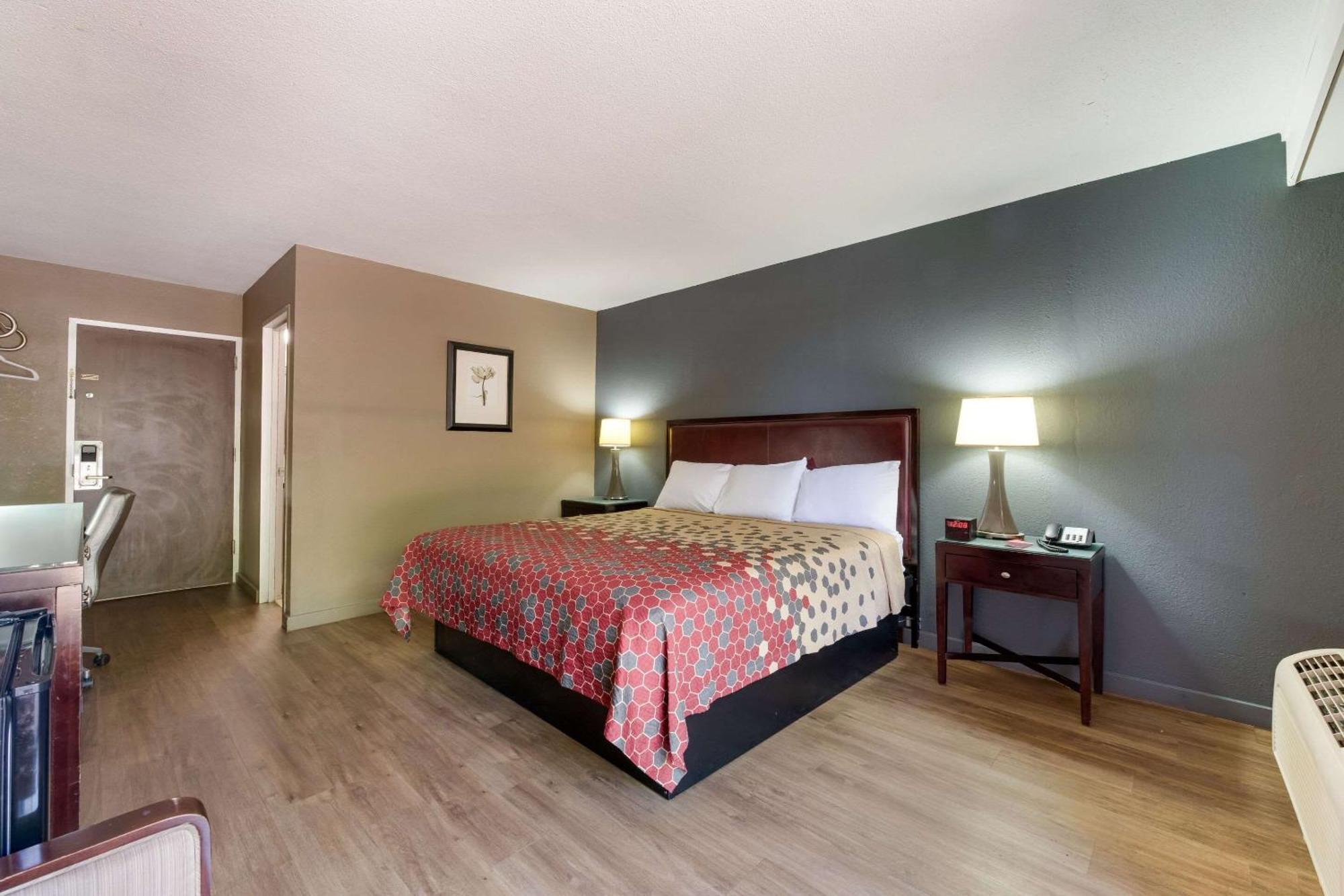 Hotel Econo 2*