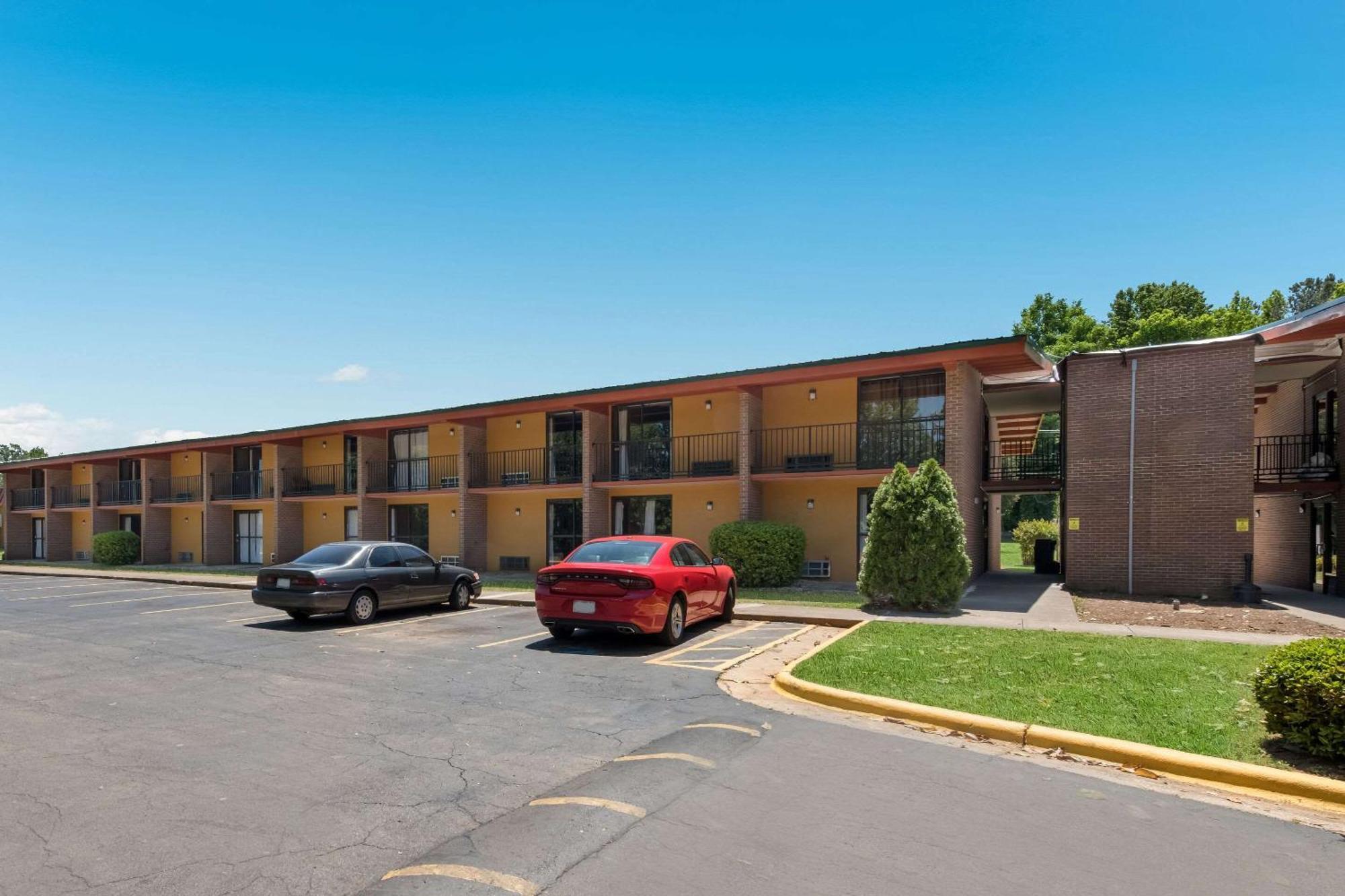 Econo 2* High Point