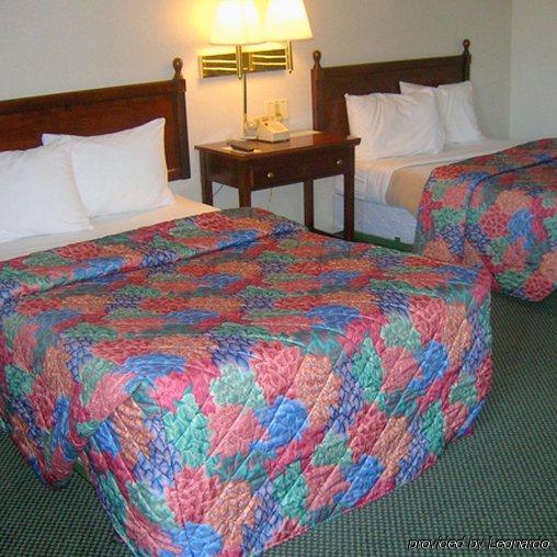 Econo Hotel
